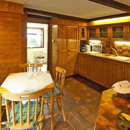 Lovingly Renovated With Rowing Boat, Holiday home