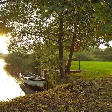 Holiday home Lovingly Renovated With Rowing Boat, *
